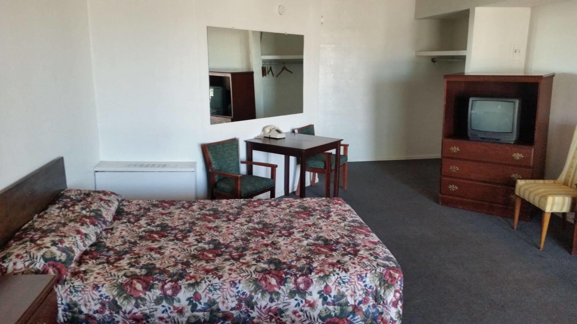 Essex House Motel